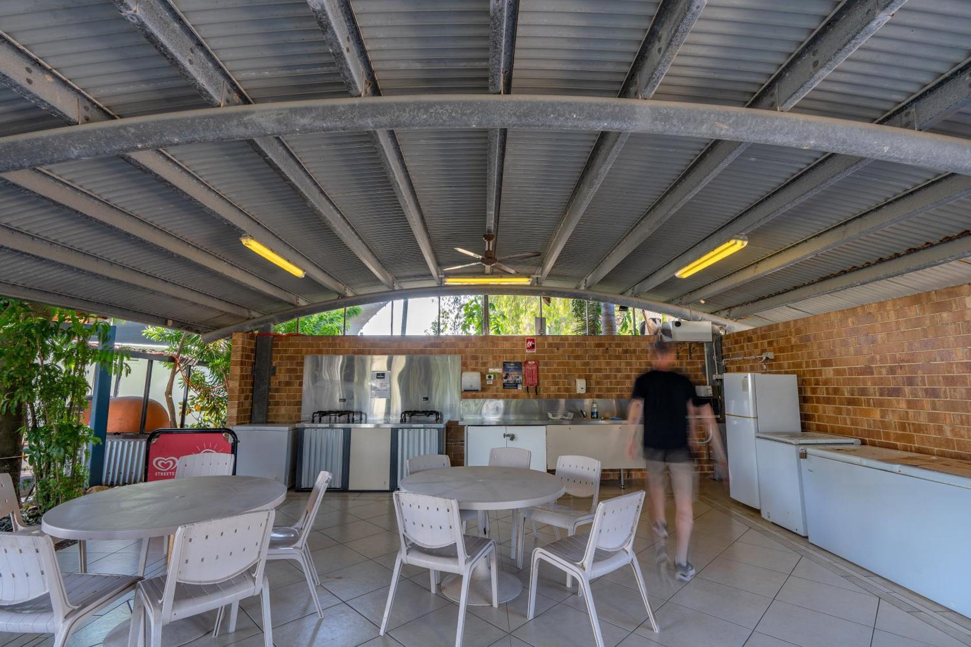 Tasman Holiday Parks - Rollingstone Exterior photo